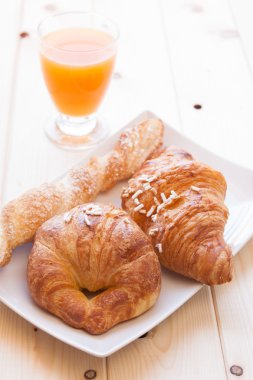 kahvaltımızda ve kahvaltıda portakal suyu