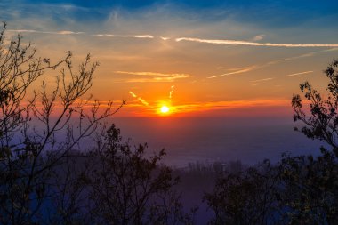 günbatımı zaman şehir içinde