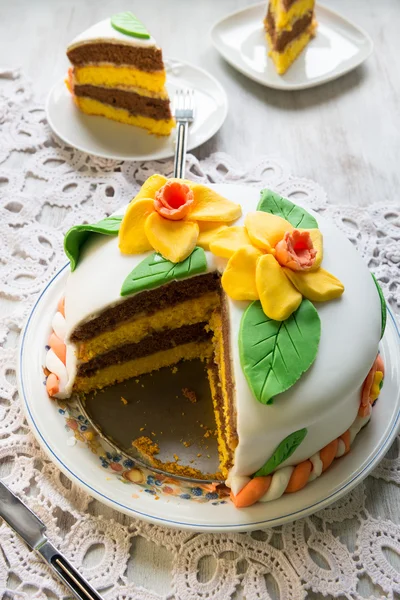 Decorated layer cake — Stock Photo, Image