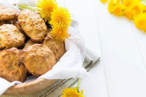 Печиво з квітами кульбаби — стокове фото