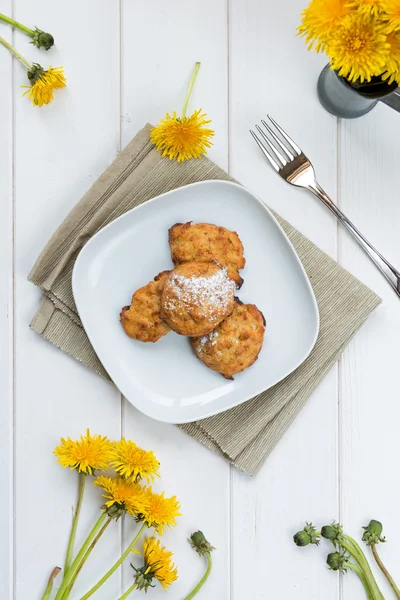 Soubory cookie s květy je Pampeliška — Stock fotografie