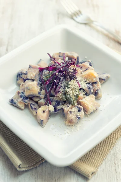 Gnocchi to the red cabbage — Stock Photo, Image