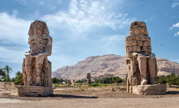 Ägypten Luxor Die Kolosse Von Memnon Zwei Massive Steinstatuen Von — Stockfoto