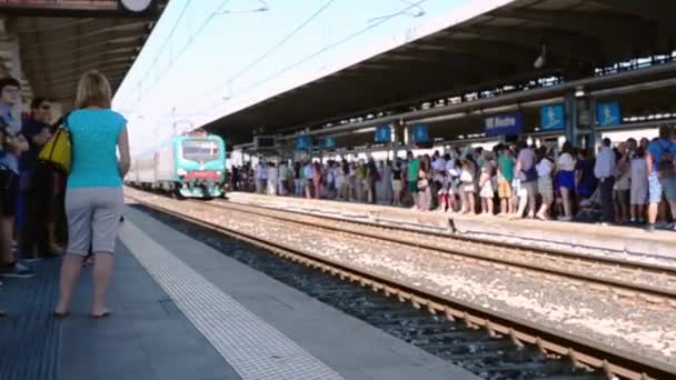 Train Arrival Mestre Station Platform Stock Footage — Stockvideo