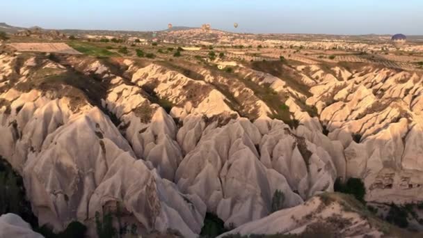 Goreme Turkey May 2018 Hot Air Balloons Fly Beautiful Valleys — Stock video