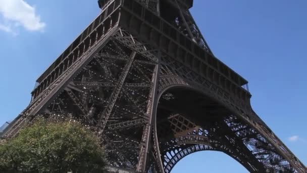 Paris 'teki Eyfel Kulesi — Stok video