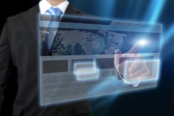 Un hombre tocando un botón en una interfaz futurista de pantalla táctil —  Fotos de Stock