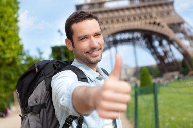 Paris'te genç çekici traveler