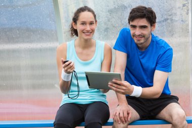 genç, çekici bir kadın eğitim spor Koç