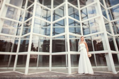 gelin buketi cam bina yakınındaki ile