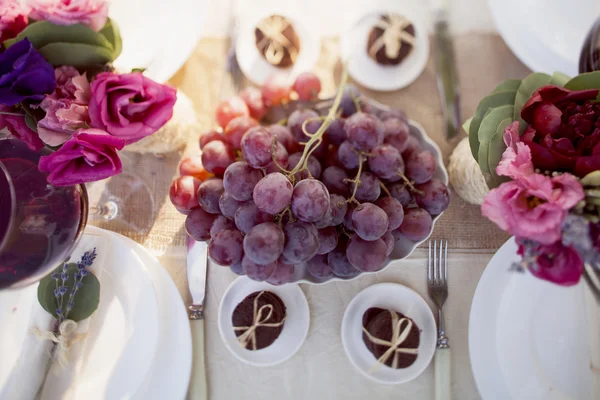 Tavolo da sposa decorato — Foto Stock