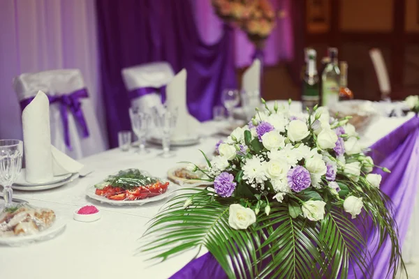 Decorated wedding table — Stock Photo, Image