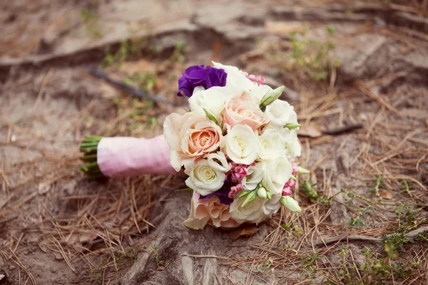 Bouquet de mariage blanc et rose — Photo