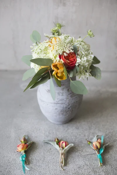 Wedding bouquet in a rustic style with boutonniere — Stock Photo, Image