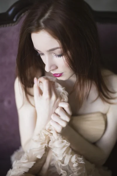 Retrato de uma mulher bonita — Fotografia de Stock