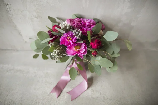 Bridal bouquet with red and burgundy colors — Stock Photo, Image