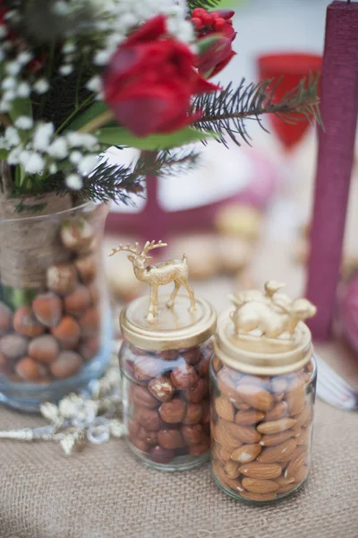 Christmas decorations, wedding table in the park — Stock Photo, Image