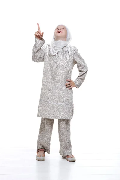 Маленькая мусульманская девочка — стоковое фото