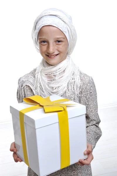 Muslim little girl with gift — Stock Photo, Image