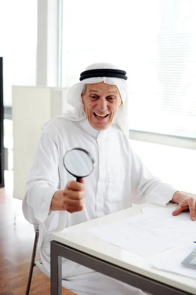 Active Arabic man posing in real life — Stock Photo, Image