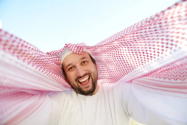 阿拉伯穆斯林男子在现实生活中的画像 — 图库照片