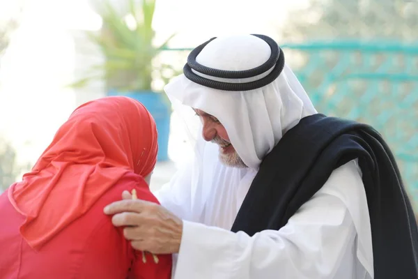 Aktive Araber posieren im echten Leben — Stockfoto