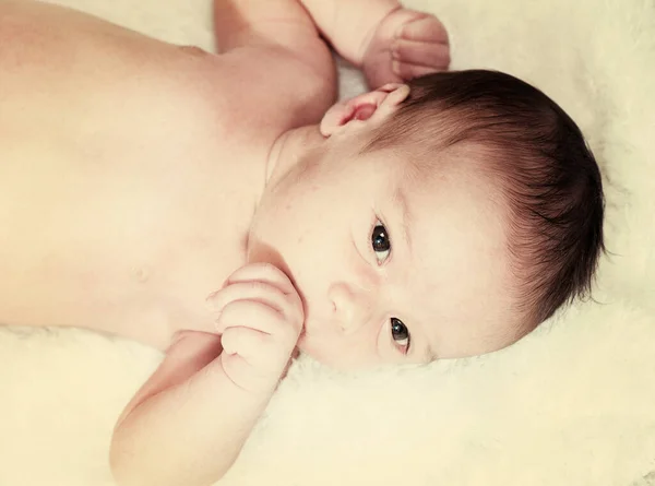 Bebé recién nacido en la primera semana de su vida —  Fotos de Stock