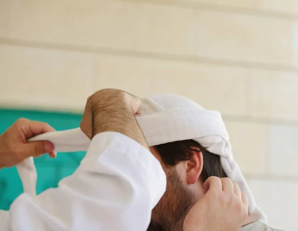 Actieve Arabische mensen poseren in het echte leven — Stockfoto