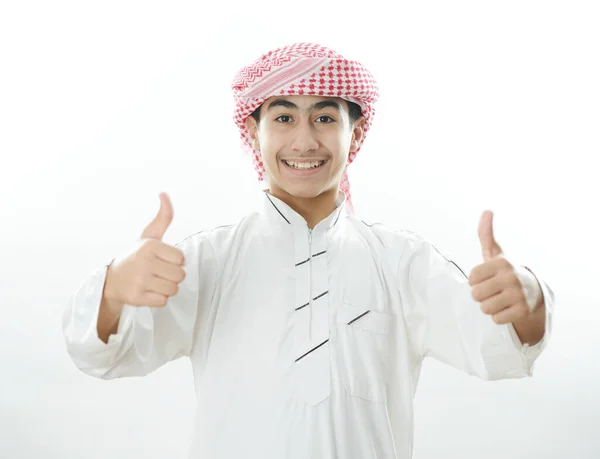 Arabo golfo ragazzo da solo . — Foto Stock