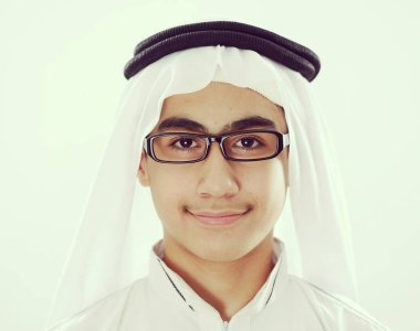 Arap Körfezi Çocuğu yalnız. yüksek kaliteli fotoğraf 