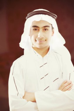 Arap Körfezi Çocuğu yalnız. yüksek kaliteli fotoğraf 