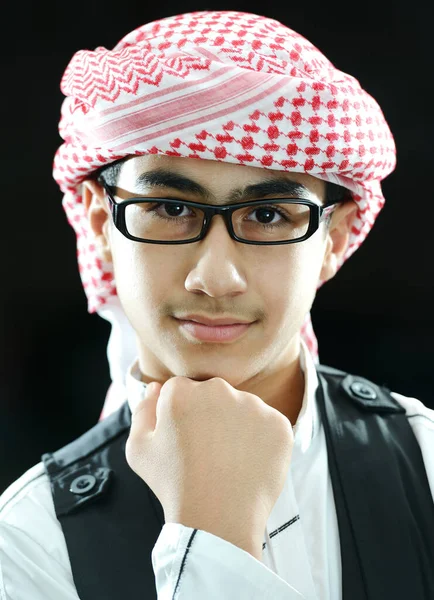 Arabic gulf boy alone . high quality photo — Stock Photo, Image