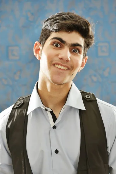 Arab tinédzser egyedül. kiváló minőségű — Stock Fotó