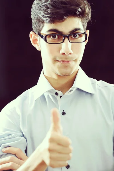 Arab tinédzser egyedül. kiváló minőségű fénykép — Stock Fotó