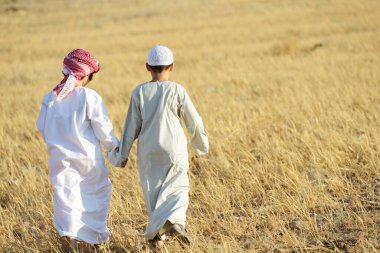 Arap halkı doğadan keyif alıyor, özgür ve dinleniyor.