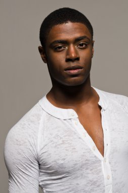 Siyah adam.