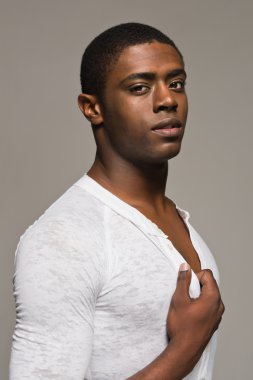 Siyah adam.