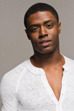 Siyah adam.