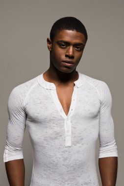 Siyah adam.