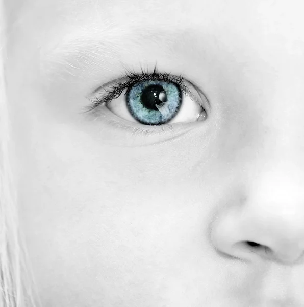 Close-up van oog van de baby — Stockfoto