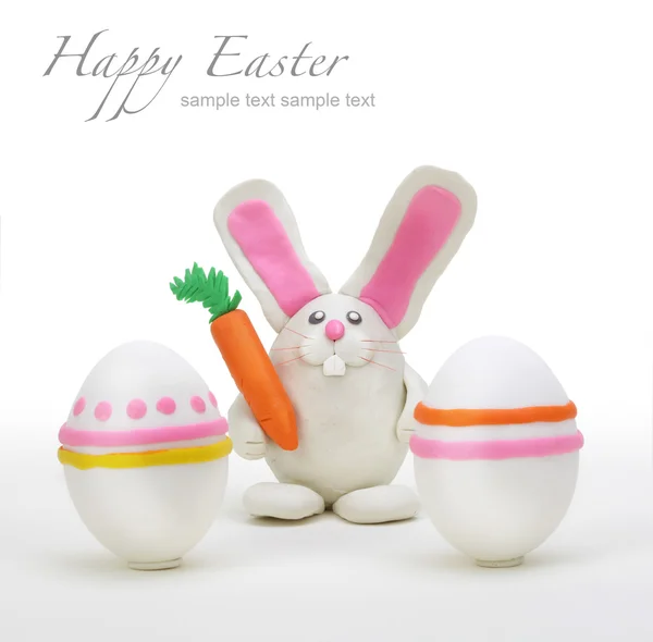 Coniglio di plastilina con uovo di Pasqua — Foto Stock