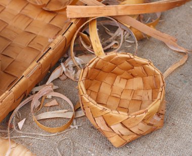 Huş kabuğu yapılan hasır kase