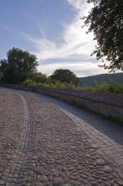 Eski Arnavut kaldırımı ve ayarları sokak