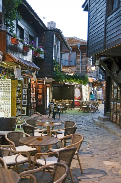 ahşap ev ve romantik sokak