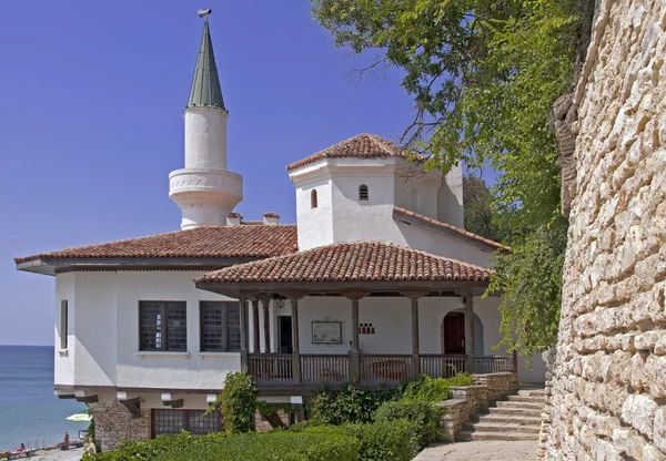 Balchik palace by Black Sea — Stock Photo, Image