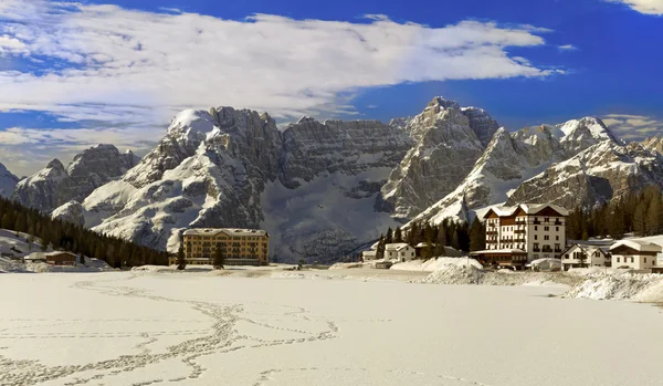 Misurina See in den Dolomiten — Stockfoto