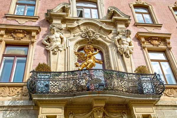 Hermosa Casa Baden Cerca Viena Austria Fachada Neoclásica Con Atlantes —  Fotos de Stock