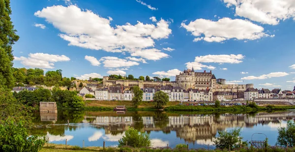 Amboise Loire Völgyben Franciaországban Panoráma Város Folyóval Várral — Stock Fotó