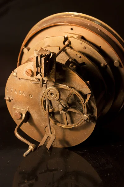 Back view of an old clock showing the insides — Stock Photo, Image