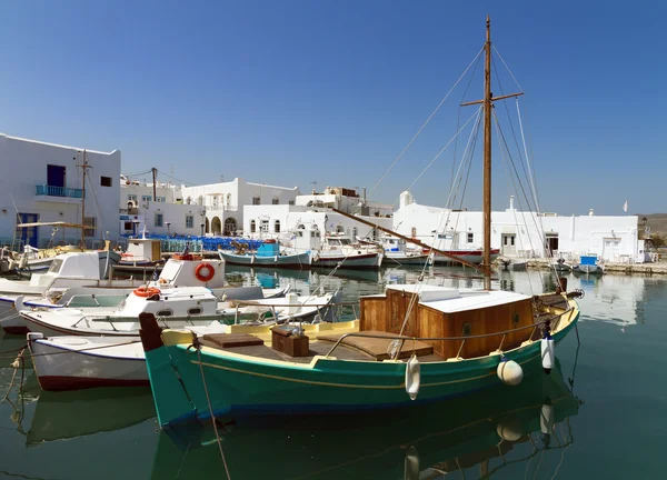 Haven van parikia, paros island, Griekenland — Stockfoto